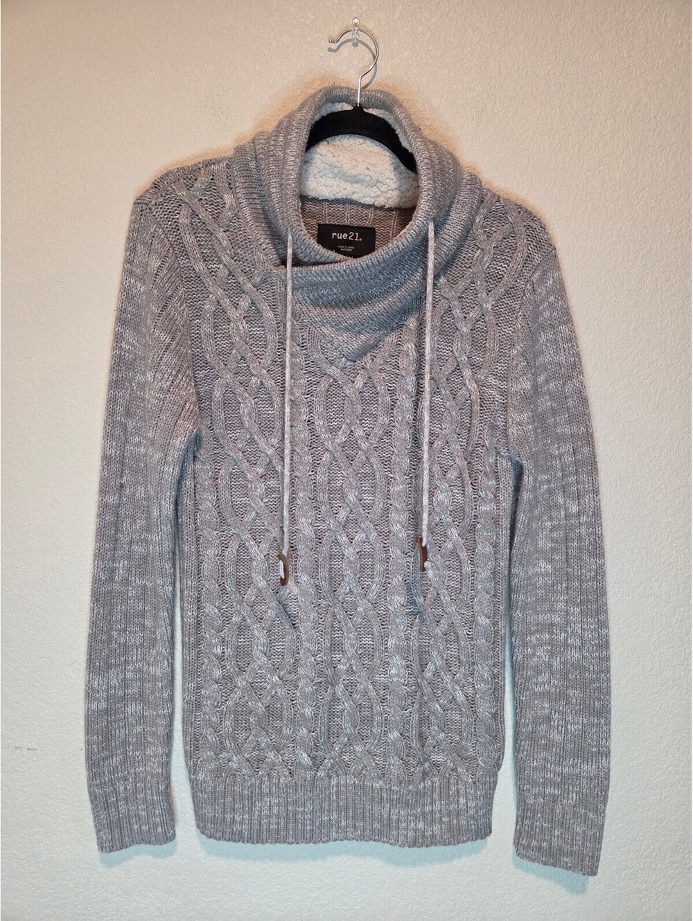 rue21 Small Gray Cable Knit Sweater with Sherpa Collar